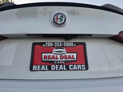 Used 2018 Alfa Romeo Giulia RWD image 14