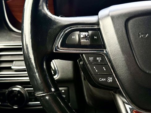 Used 2021 Lincoln Navigator Reserve AWD/4WD image 21