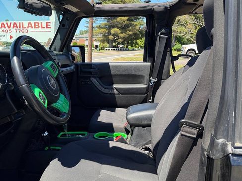 Used 2016 Jeep Wrangler Sport AWD/4WD image 17
