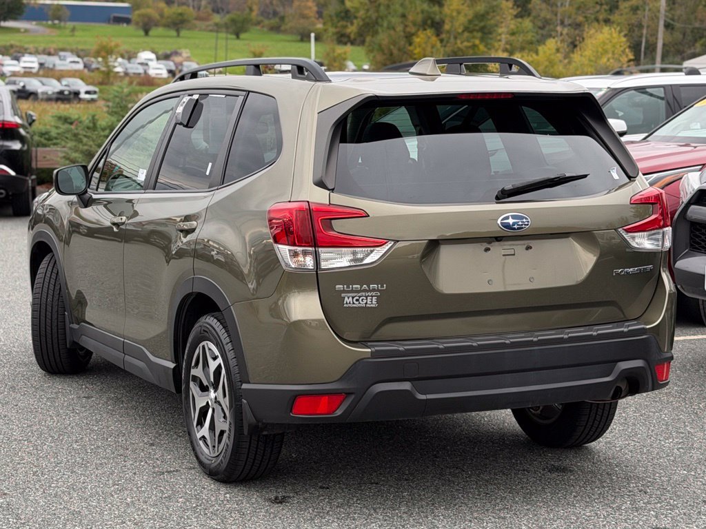 Used 2023 Subaru Forester Premium AWD/4WD image 3