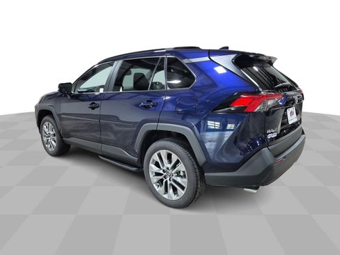 Used 2025 Toyota RAV4 XLE Premium w/ Weather Package image 7
