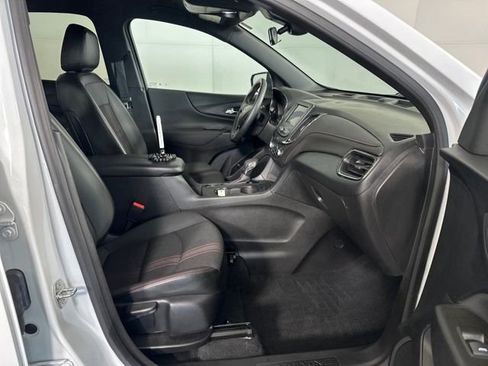 Used 2023 Chevrolet Equinox RS image 34
