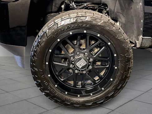 Used 2017 Chevrolet Silverado 2500 High Country w/ Duramax Plus Package image 11