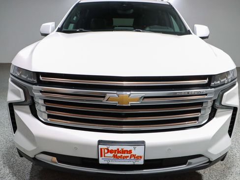 Used 2023 Chevrolet Suburban High Country image 4