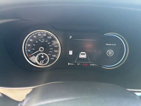 Used 2025 Genesis G70 2.5T RWD image 4