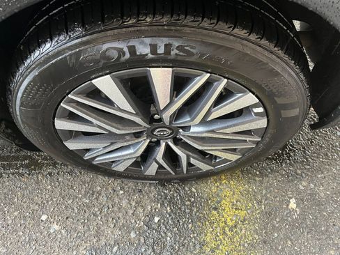 Used 2025 Nissan Altima 2.5 SV image 32