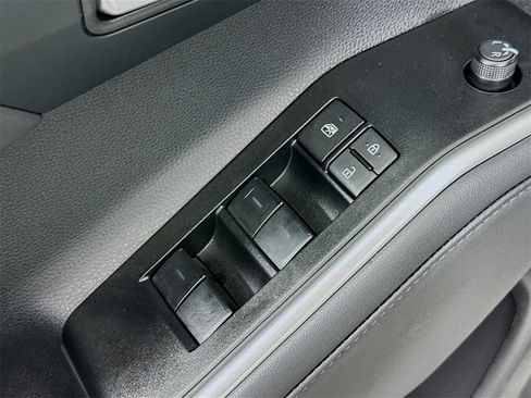 Certified 2025 Toyota Highlander XSE image 18