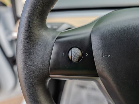 Used 2023 Tesla Model 3 Standard Range RWD image 16