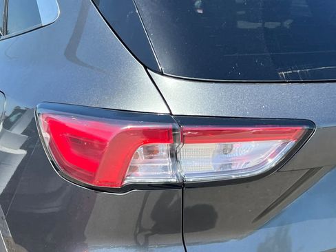 Used 2020 Ford Escape SE image 20