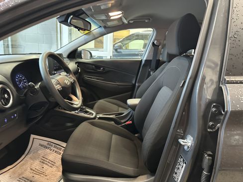 Used 2023 Hyundai Kona SEL image 5