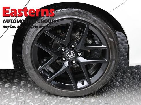 Used 2023 Honda Civic Sport image 8