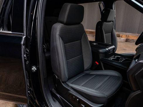 Used 2023 GMC Yukon SLE image 27