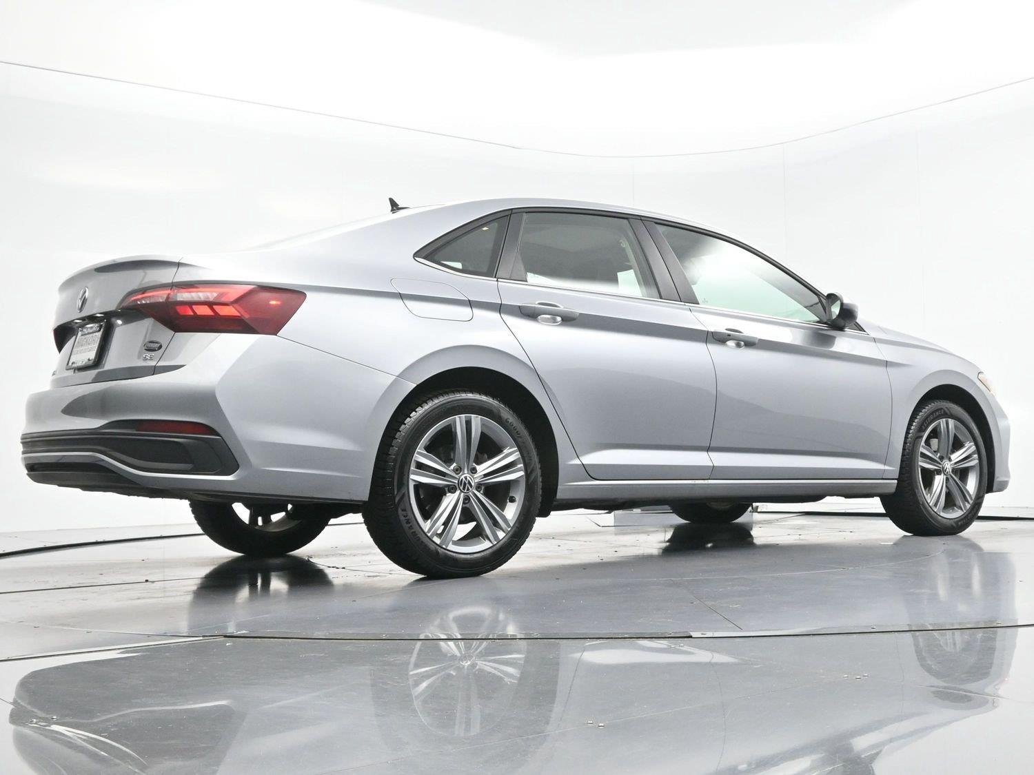 Used 2024 Volkswagen Jetta SE FWD image 50