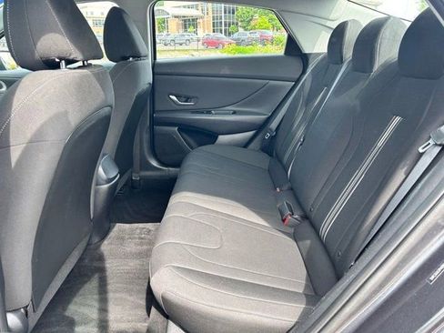 Used 2023 Hyundai Elantra SEL w/ Convenience Package FWD image 9