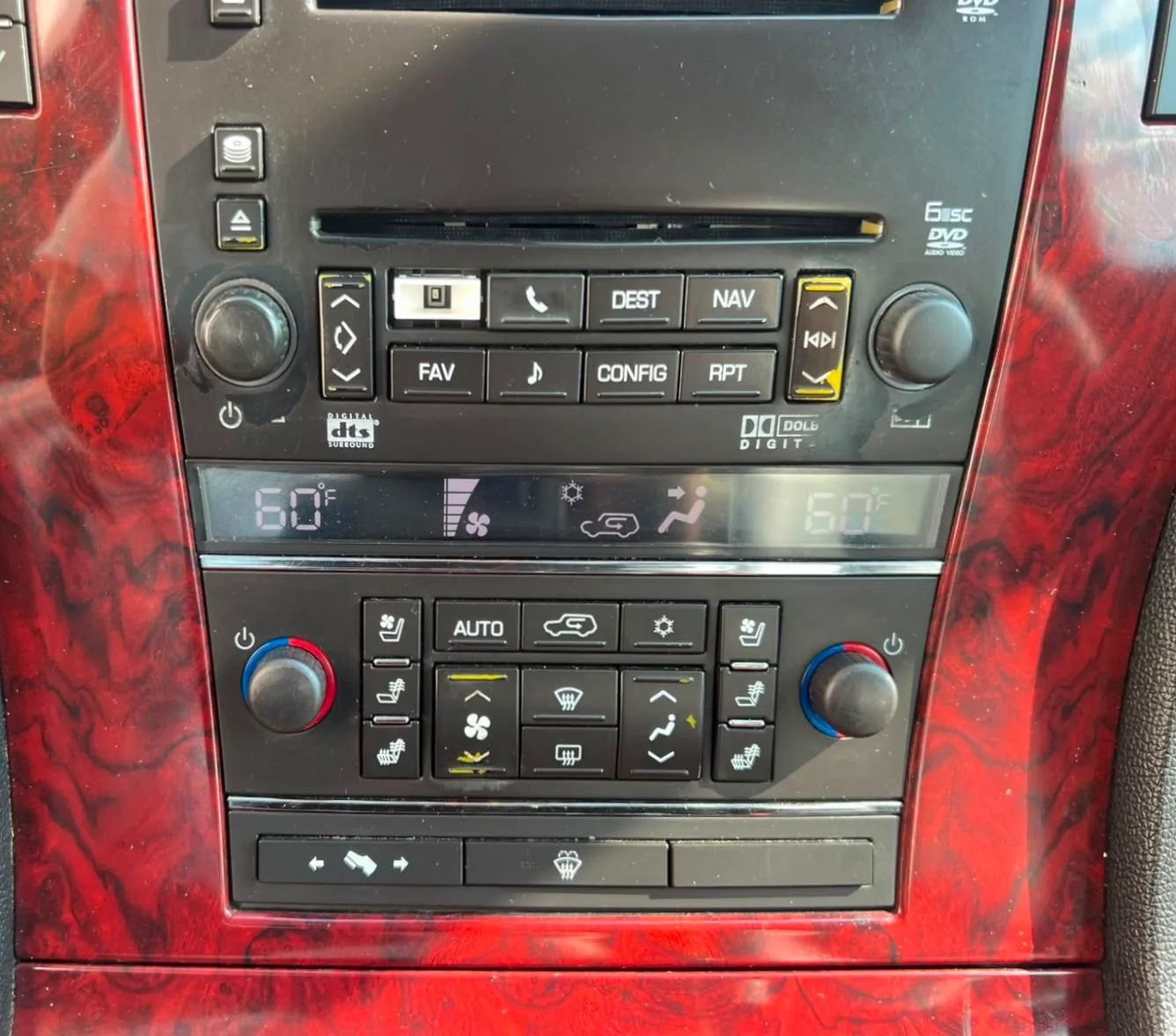Used 2007 Cadillac Escalade EXT w/ Information Package AWD/4WD image 32