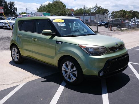 Used 2016 Kia Soul + FWD image 7