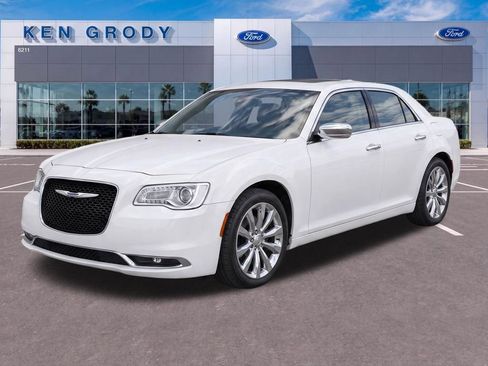 Used 2020 Chrysler 300 Limited AWD/4WD image 8