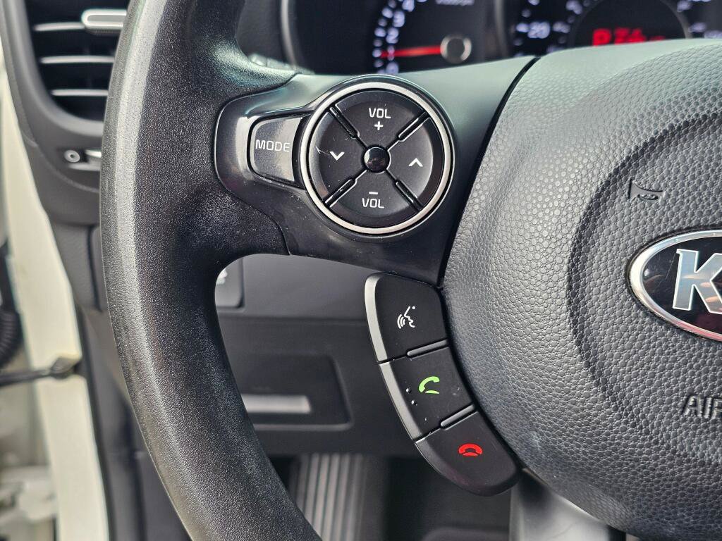 Used 2019 Kia Soul FWD image 29
