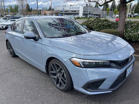 Used 2024 Honda Civic Sport Touring image 3
