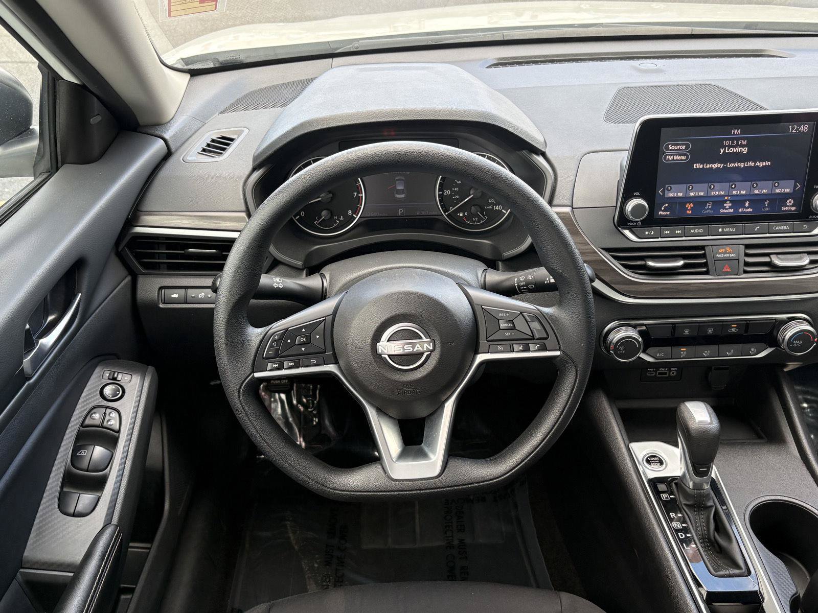 Used 2025 Nissan Altima 2.5 SV FWD image 10