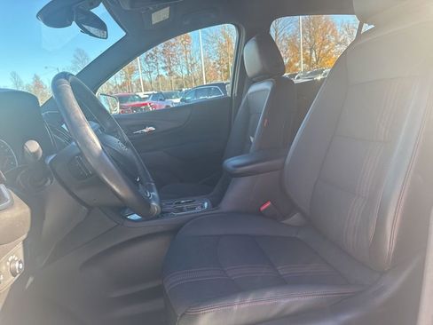 Used 2022 Chevrolet Equinox RS w/ Infotainment Package image 11