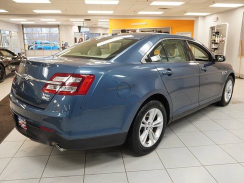 Used 2018 Ford Taurus SEL image 11