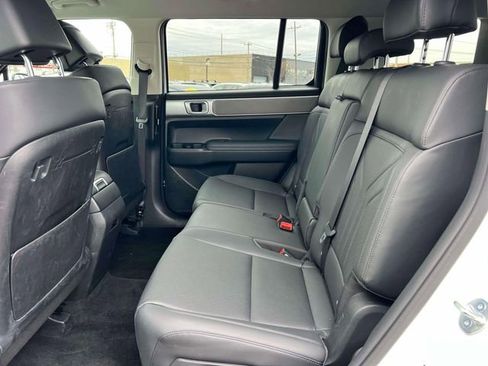 Certified 2025 Hyundai Santa Fe SEL image 12