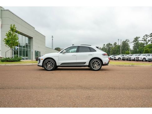 Used 2023 Porsche Macan Turbo AWD/4WD image 8