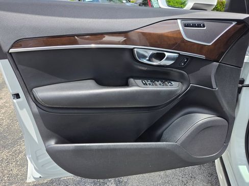 Used 2019 Volvo XC90 T5 Momentum w/ Protection Package Premier FWD image 28