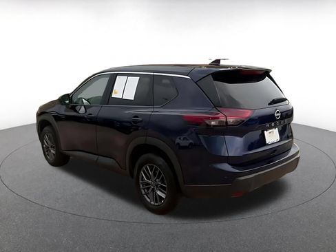 Used 2026 Nissan Rogue SV AWD/4WD image 10