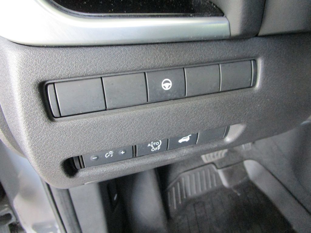 Used 2024 Nissan Rogue SL FWD image 26