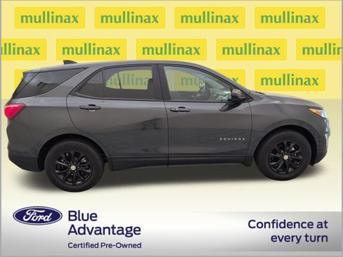 Used 2021 Chevrolet Equinox LS w/ LS Convenience Package FWD image 2