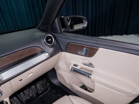 New 2026 Mercedes-Benz GLB 250 4MATIC image 22