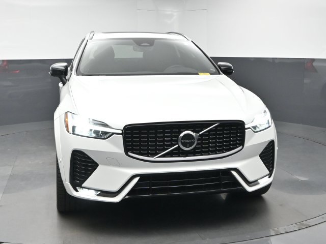 Used 2024 Volvo XC60 B5 Ultimate w/ Protection Package Premier AWD/4WD image 2