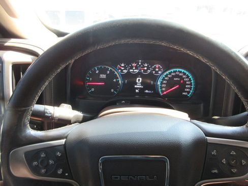 Used 2019 GMC Sierra 2500 Denali w/ Duramax Plus Package AWD/4WD image 32