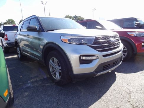 Used 2023 Ford Explorer XLT w/ Equipment Group 202A image 1