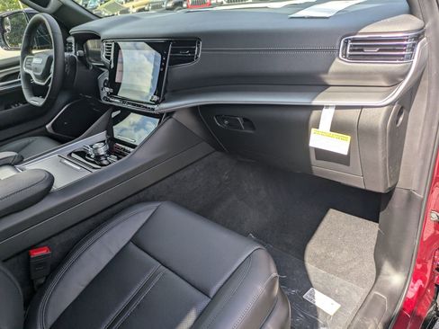 New 2025 Jeep Wagoneer Series II w/ Convenience Group I image 29