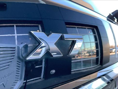 Used 2023 BMW X7 M60i w/ Executive Package image 9