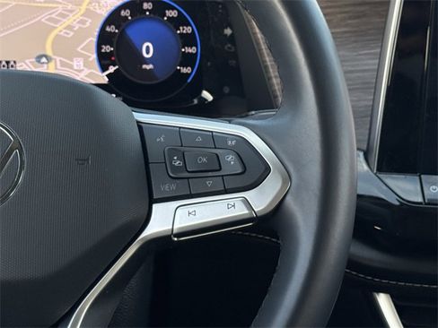 Used 2025 Volkswagen Atlas SEL Premium R-Line image 15