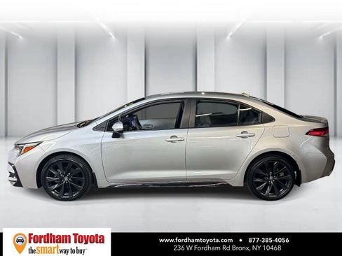 Used 2024 Toyota Corolla SE FWD image 8