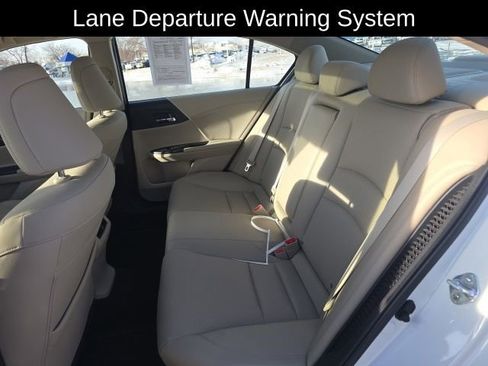 Used 2017 Honda Accord EX-L image 10