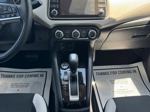 Used 2021 Nissan Versa SV FWD image 41