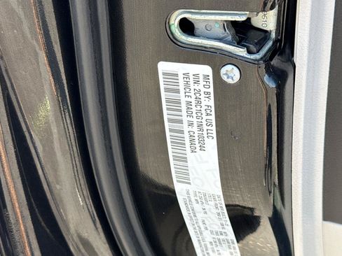 Certified 2022 Chrysler Voyager LX FWD image 31