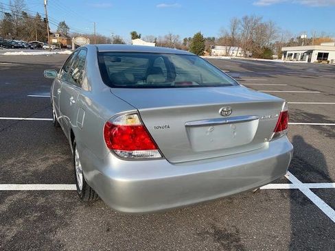 Used 2006 Toyota Camry XLE image 8