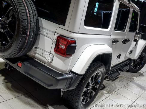 Used 2023 Jeep Wrangler Unlimited Sahara w/ Cold Weather Group image 9