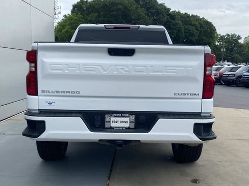Used 2022 Chevrolet Silverado 1500 Custom AWD/4WD image 5
