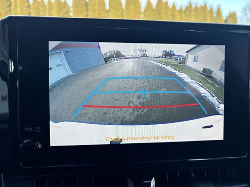 Used 2025 Toyota Corolla LE image 26