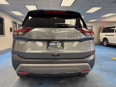 Used 2023 Nissan Rogue SV image 7