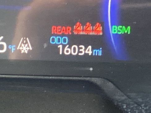 Used 2025 Toyota RAV4 XLE image 4