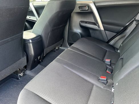 Used 2016 Toyota RAV4 LE FWD image 23